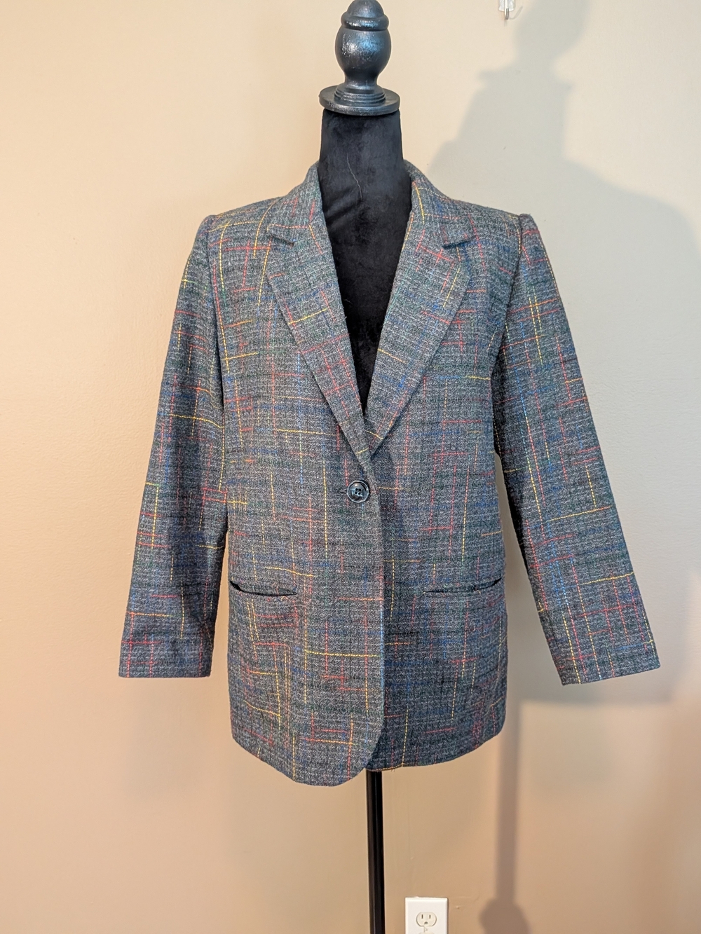 Sag Harbor Wool Blend. Gray Tweed Blazer with Multicolor/Rainbow Thread. Sz 4P.